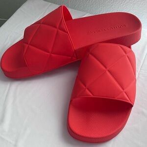 BOTTEGA VENETA The Slider Intrecciato Weave Tomato Red Rubber Men Sandals EU 43